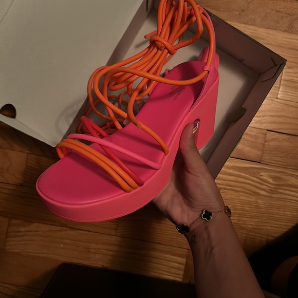 Bohemia call it spring heals - Picture 4 of 6